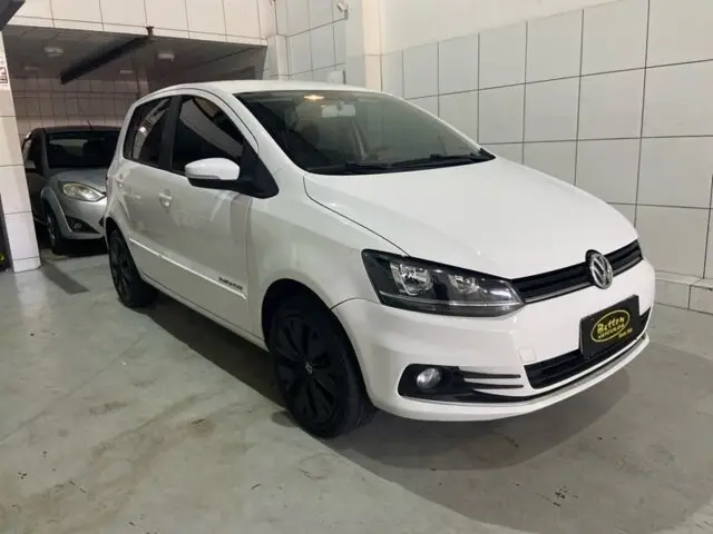 Carro Volkswagen Fox 2015 Comfortline 1.0 TEC (Flex)