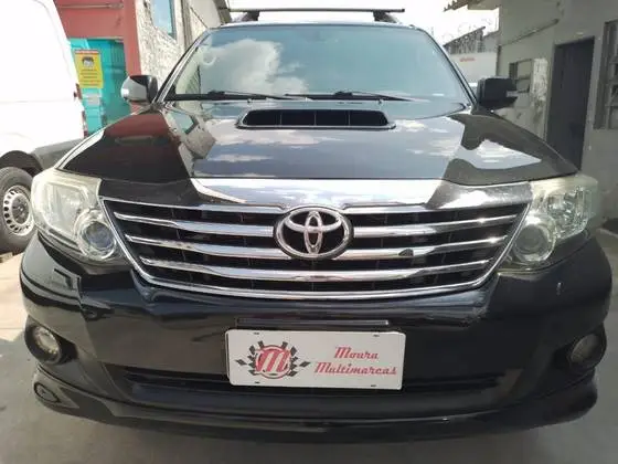 Toyota Hilux SW4 SRV 3.0 4X4 (7 Lugares)