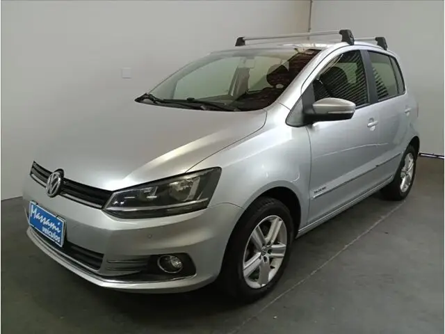 Carro Volkswagen Fox 2015 Highline 1.6 16v MSI (Flex)