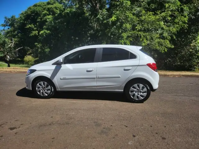 Carro Chevrolet Onix 2015 1.4 LT SPE/4