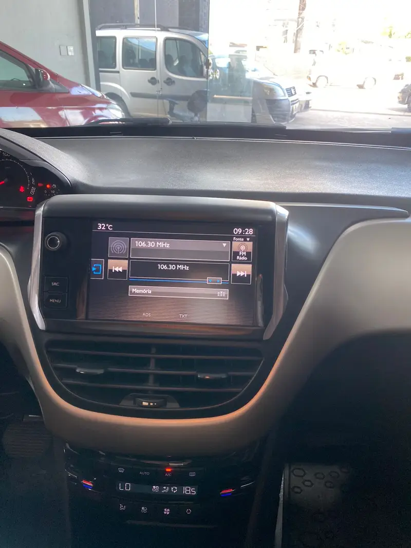 Peugeot 2008 Allure 1.6 16V (Aut) (Flex)
