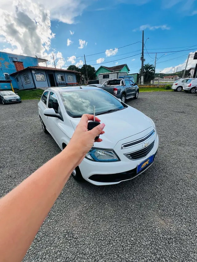 Carro Chevrolet Onix 2013 1.0 LT SPE/4