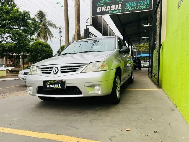 Carro Renault Logan 2010 Expression 1.0 16V (flex)
