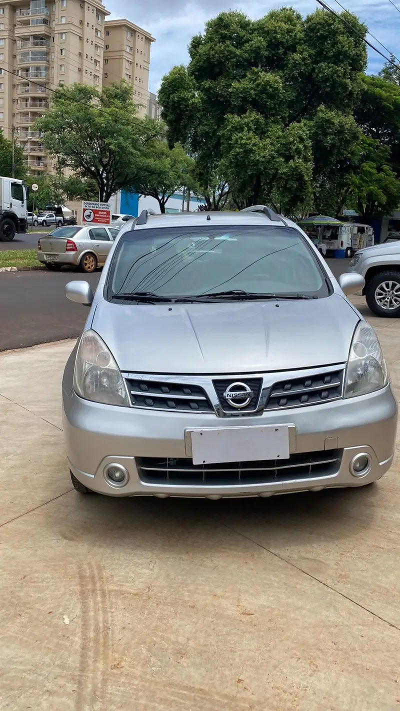Nissan Grand Livina SL 1.8 16V (flex) (aut)