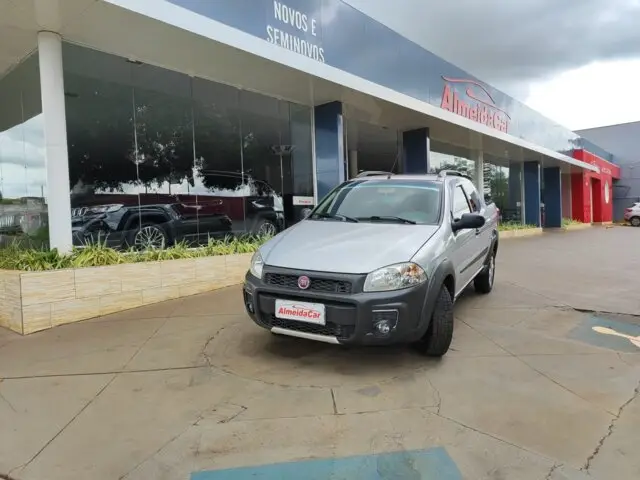 Carro Fiat Strada 2015 Working 1.4 (Flex) (Cabine Dupla)