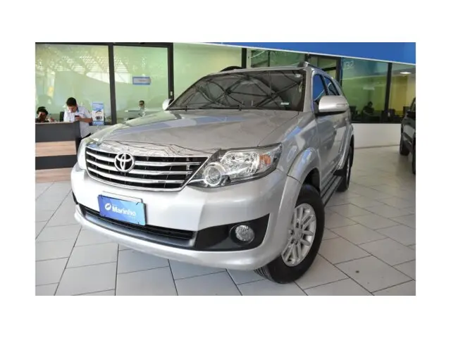 Toyota Hilux SW4 2.7 4x2 SR (Flex)