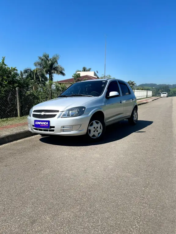 Carro Chevrolet Celta 2013 LT 1.0 (Flex)