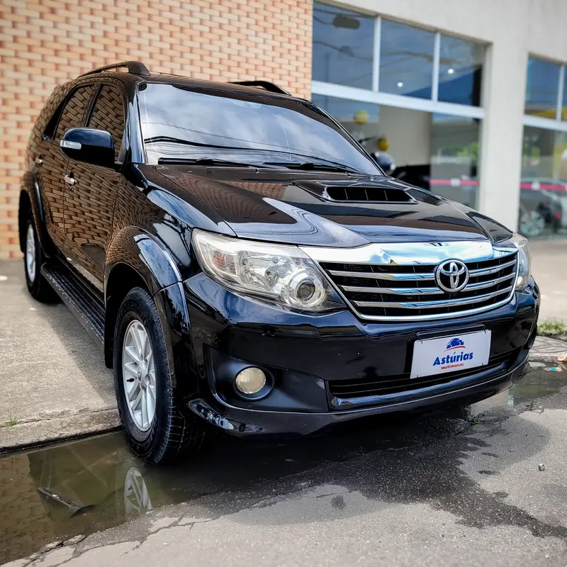 Toyota Hilux SW4 SRV 3.0 TDI 4X4 (5 Lugares)
