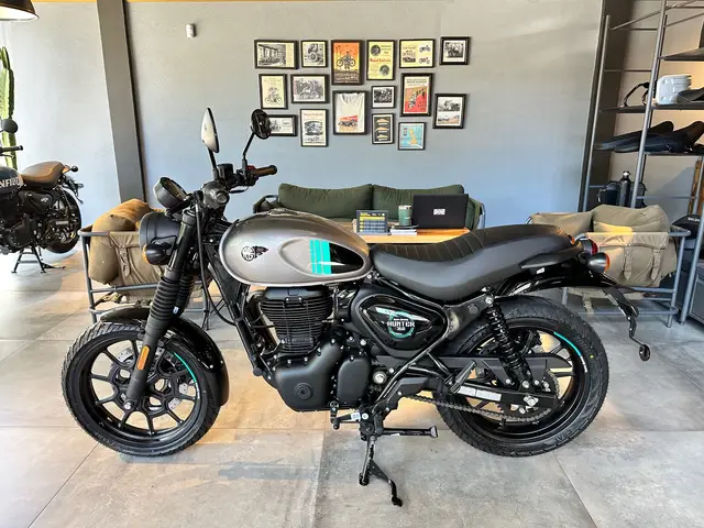 Carro Royal Enfield Hunter 350 2025 Dapper