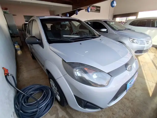 Carro Ford Fiesta Hatch 2011 1.0 (Flex)