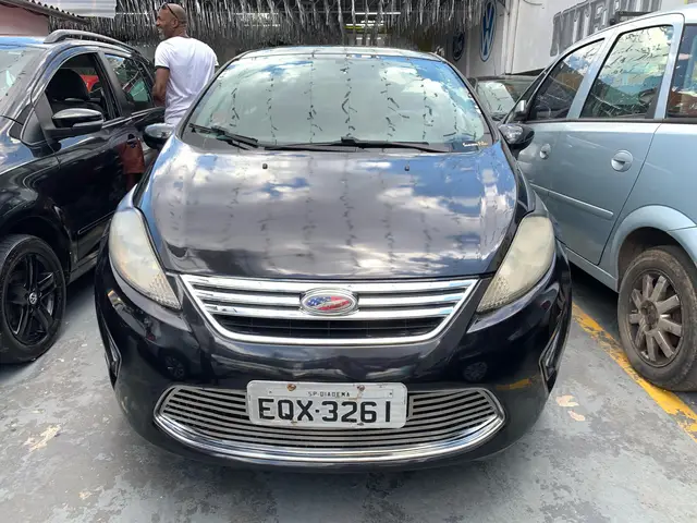 Carro Ford New Fiesta Sedan 2011 SE 1.6 (Flex)