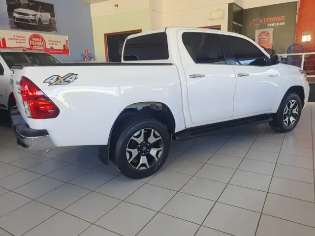 Carro Toyota Hilux Cabine Dupla 2019 Hilux 2.8 TDI CD SRX 50th 4x4 (Aut)