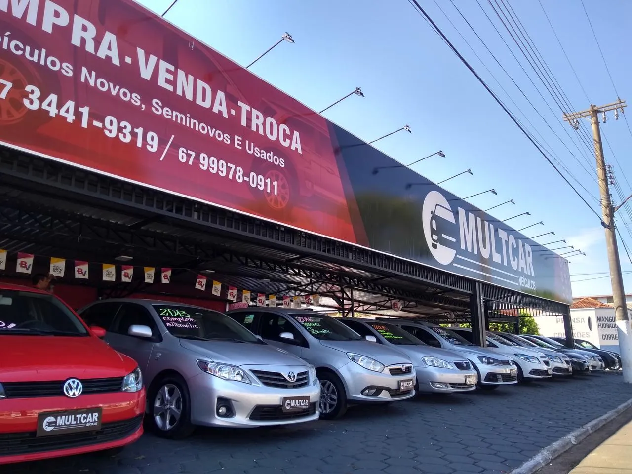 Fachada da loja Veículos à venda em MULTICAR VEICULOS - Nova Andradina - MS | Mobiauto
