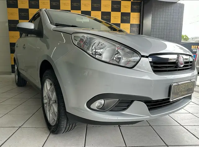Carro Fiat Siena 2013 Essence 1.6 16V Dualogic (Flex)