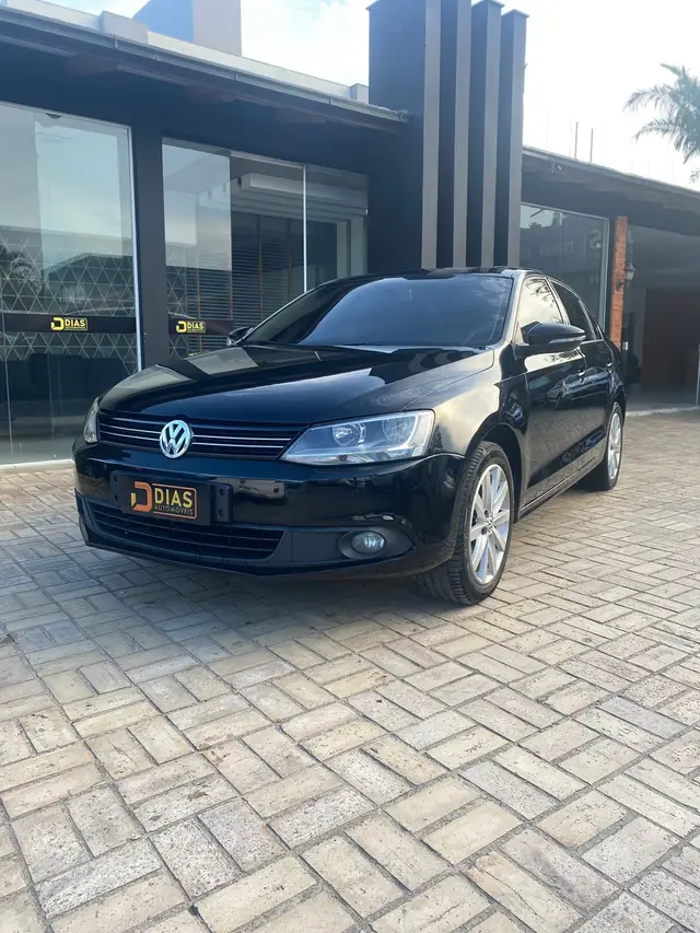 Carro Volkswagen Jetta 2013 2.0 Comfortline (Flex)