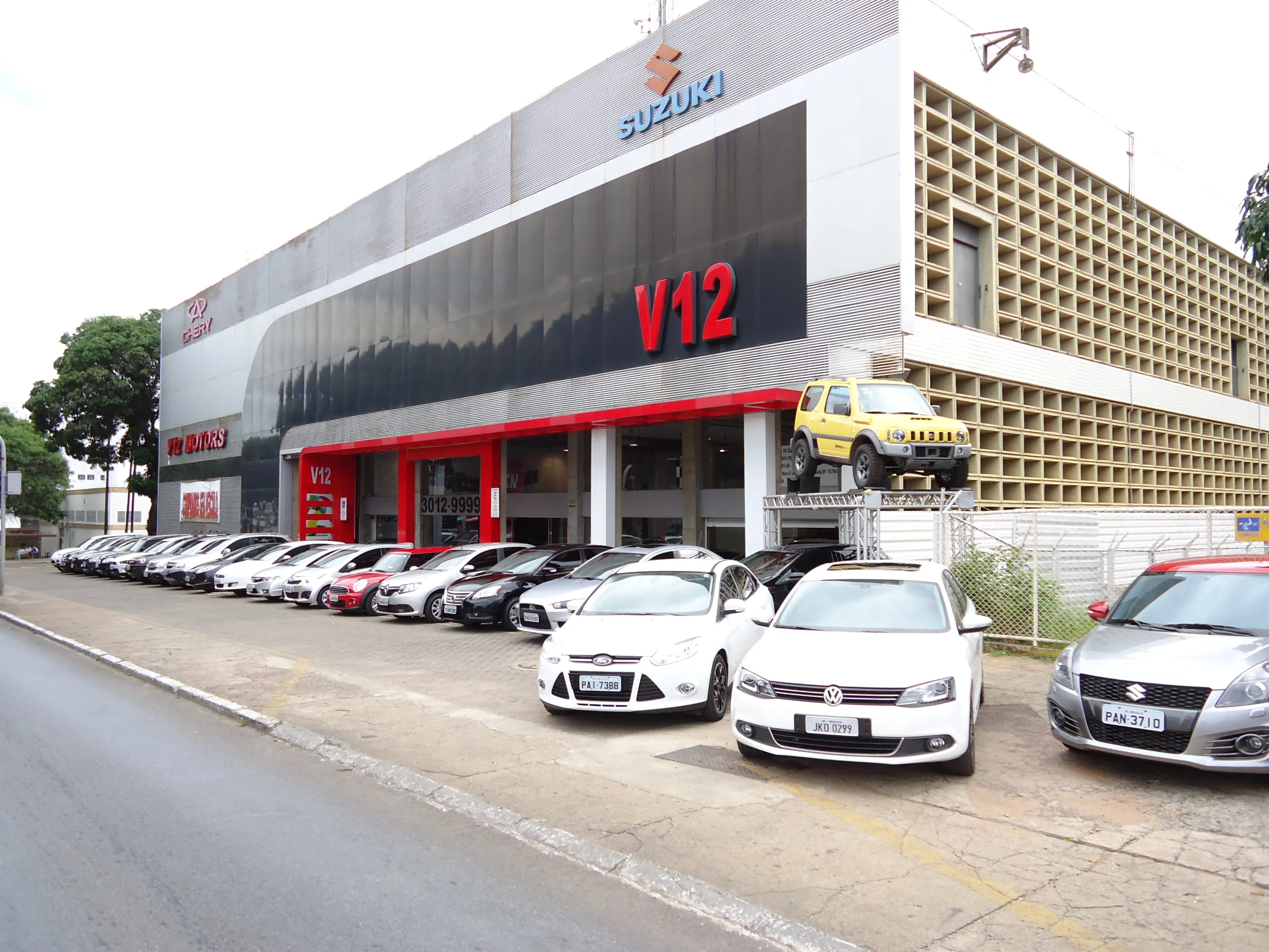 Fachada da loja V12 MOTORS - Brasília - DF