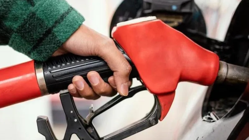 Preço da gasolina vai subir 12,5% em fevereiro; entenda o motivo