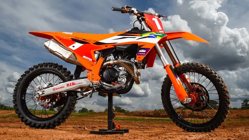 KTM lança 450 SX-F Factory Brasil em série limitada por R$ 89.990