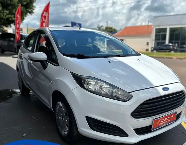Carro Ford Fiesta Hatch 2015 1.6 (Flex)