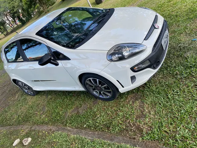Carro Fiat Punto 2014 BlackMotion 1.8 16V (Flex)