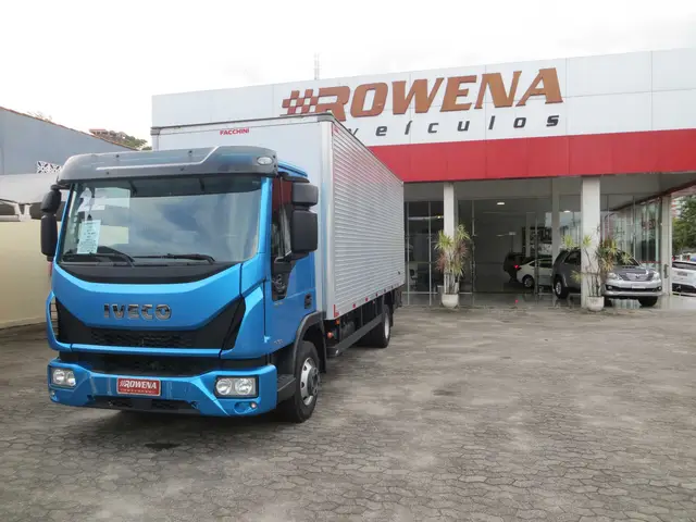 Caminhão Iveco Tector 2021 240E30S 6x2 2p (diesel)