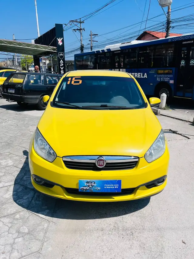 Carro Fiat Grand Siena 2016 Essence 1.6 16V (Flex)