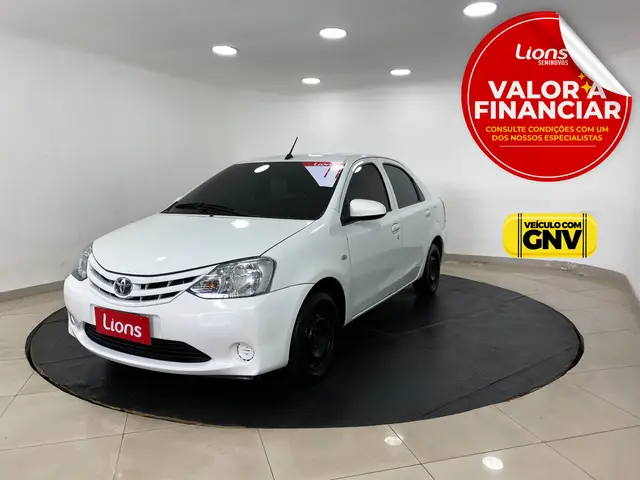 Carro Toyota Etios Sedan 2017 XLS 1.5 (Aut) (Flex)