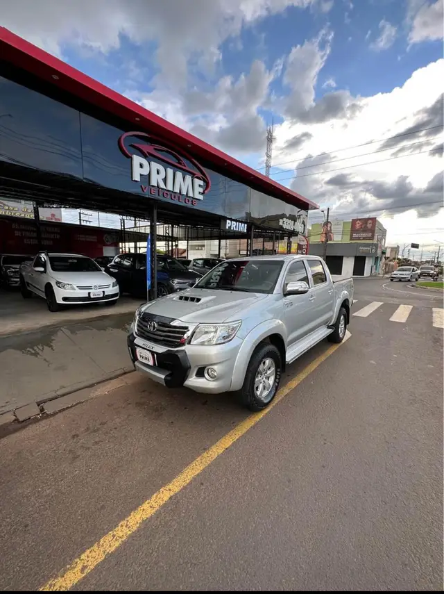 Carro Toyota Hilux Cabine Dupla 2014 Hilux 3.0 TDI 4x4 CD SRV (Aut)