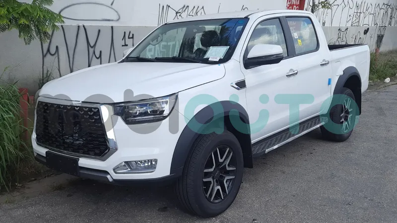 Flagra: nova picape da JAC aparece com motor diesel e câmbio manual