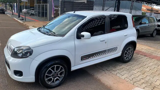 Carro Fiat Uno 2014 Sporting 1.4 8V (Flex) 4p