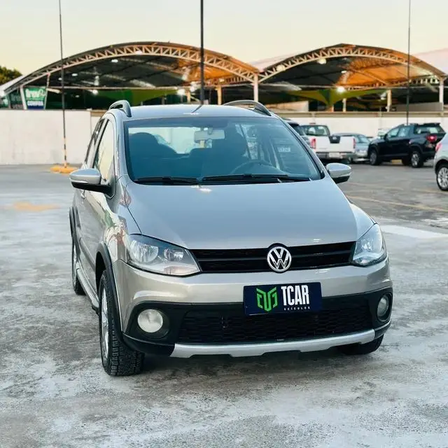 Carro Volkswagen CrossFox 2014 1.6 VHT (Flex)