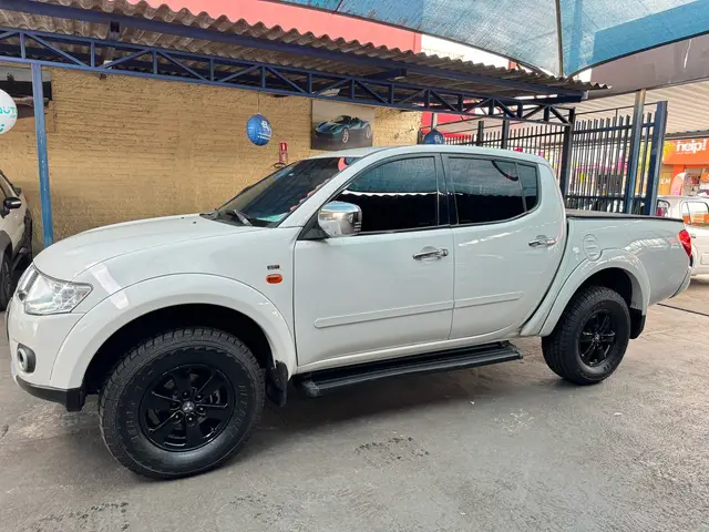 Carro Mitsubishi L200 Triton Sport 2013 3.2 DI-D 4x4 (Aut)