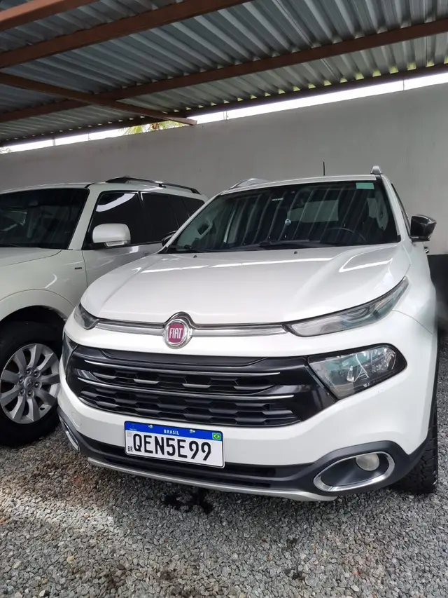 Carro Fiat Toro 2018 Volcano 2.0 diesel AT9 4x4