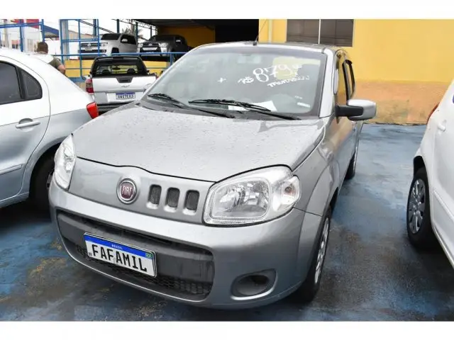 Fiat Uno Vivace 1.0 8V (Flex) 4p