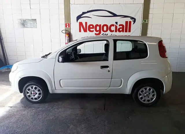 Carro Fiat Uno 2014 Vivace 1.0 8V (Flex) 4p