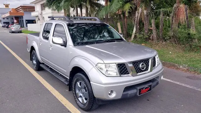 Carro Nissan Frontier 2011 LE 4x4 2.5 16V (cab. dupla) (aut)