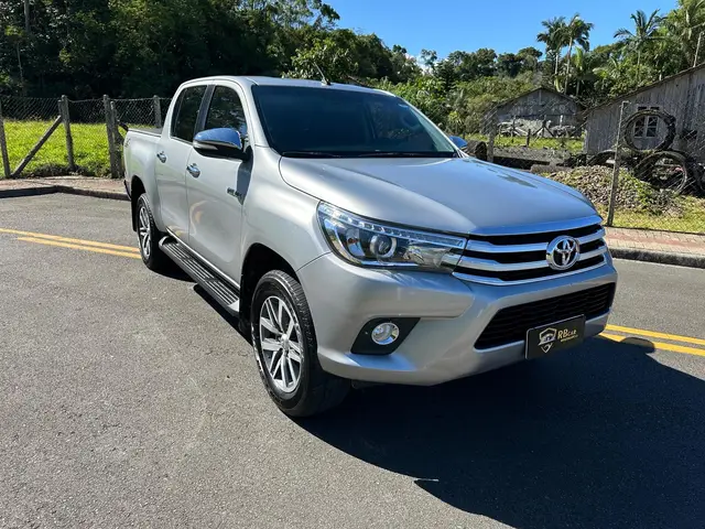 Carro Toyota Hilux Cabine Dupla 2016 Hilux 2.8 TDI SRX CD 4x4 (Aut)