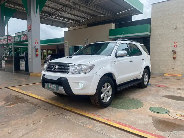 Carro Toyota Hilux SW4 2011 SRV 4x4 3.0 Turbo  (aut)
