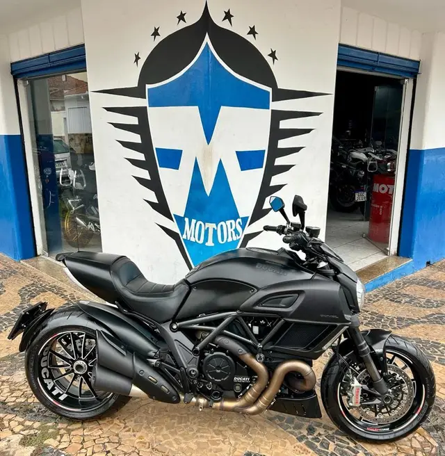 Carro Ducati Diavel 2015 1198 Dark