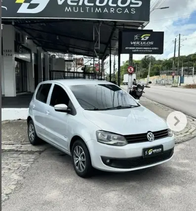 Carro Volkswagen Fox 2011 1.0 8V (Flex) 4p