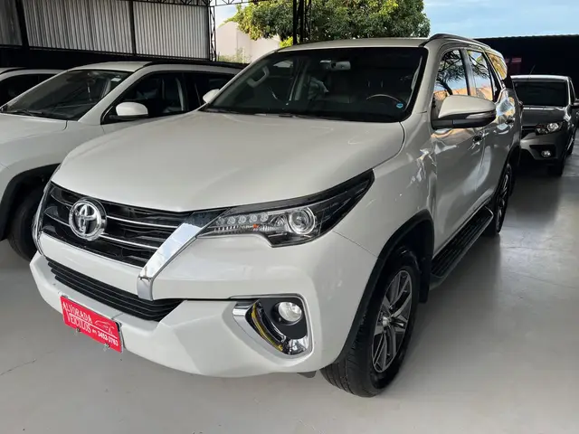 Carro Toyota SW4 2017 2.8 TDI SRX 5L 4x4 (Aut)