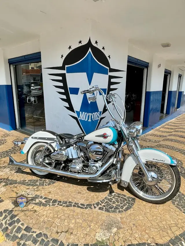 Carro Harley-Davidson Softail 2017 Heritage Classic