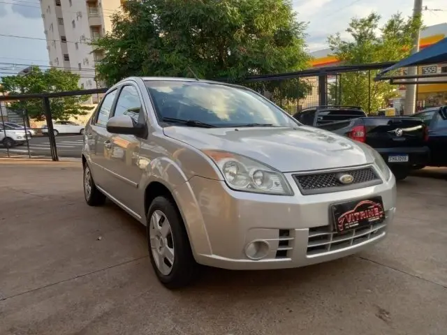 Ford Fiesta Sedan 1.6 (Flex)