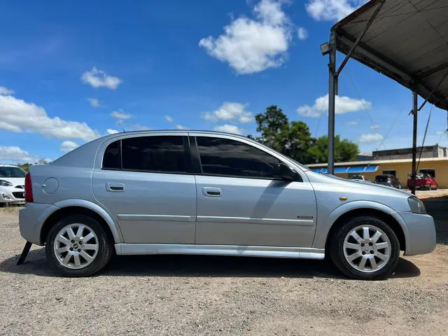 Carro Chevrolet Astra Hatch 2008 Advantage 2.0 (Flex)