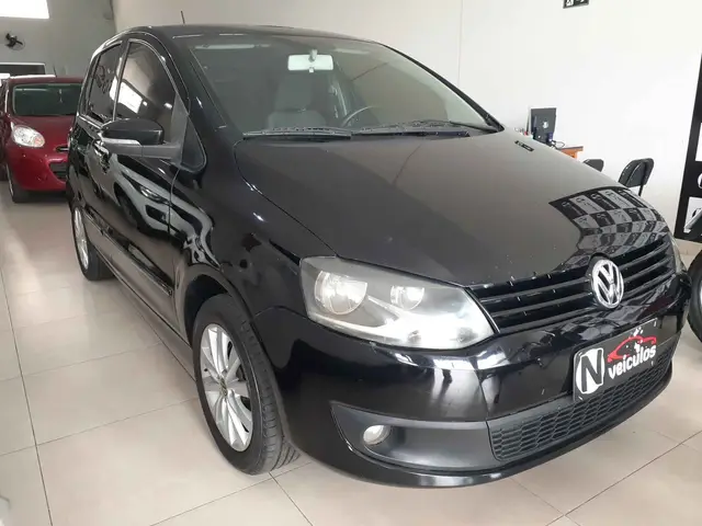 Carro Volkswagen Fox 2011 1.0 8V (Flex) 4p