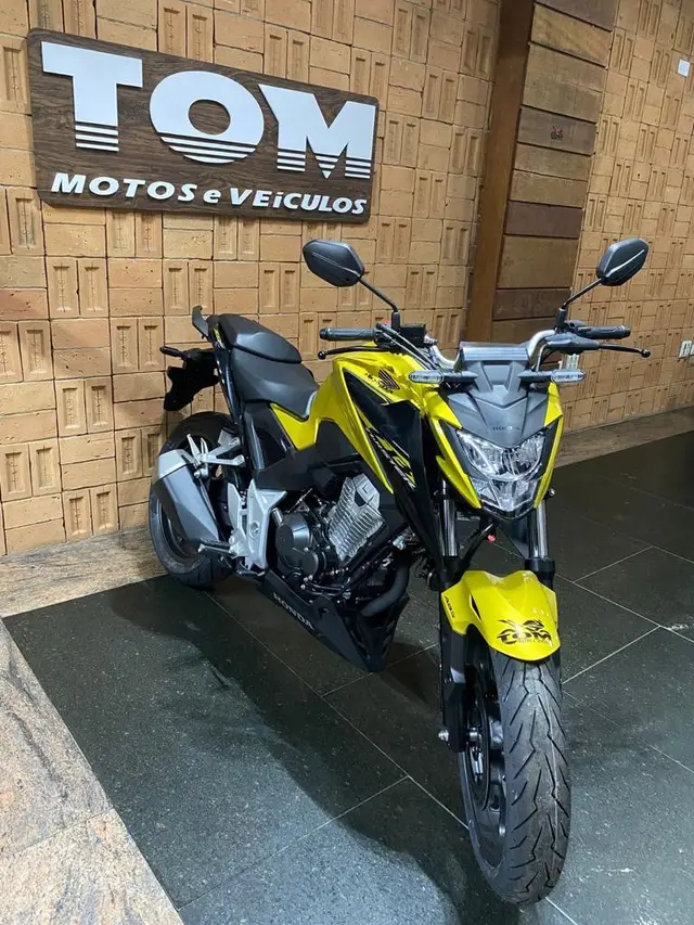 Moto Honda CB 300F Twister 2024 (ABS)