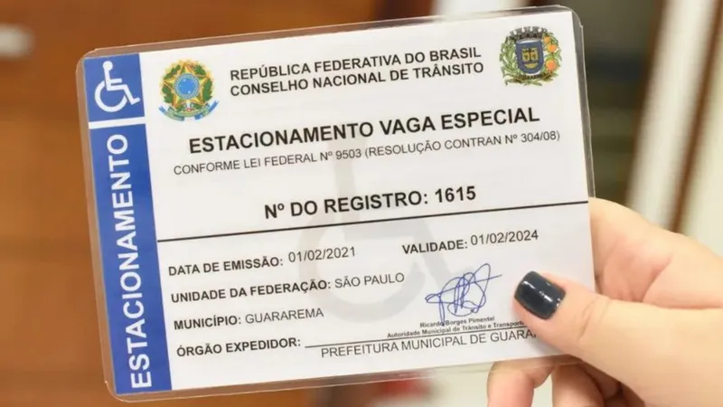 Cartão de idoso: veja como tirar para estacionar nas vagas exclusivas