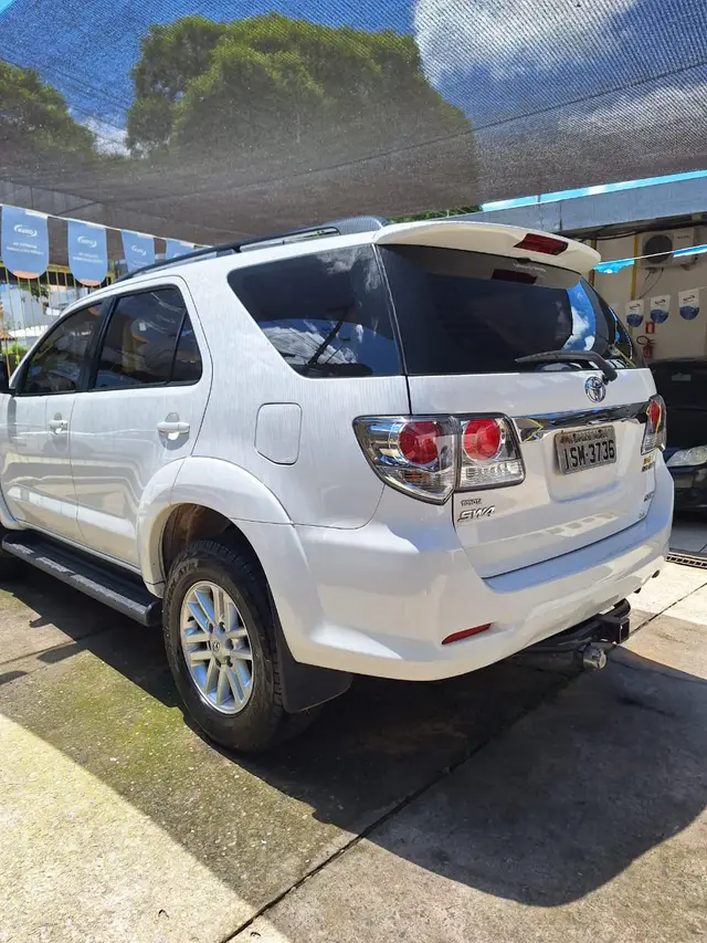 Carro Toyota Hilux SW4 2012 SRV 3.0 TDI 4X4 (5 Lugares)