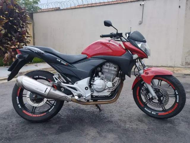 Moto Honda CB 300R 2012 Standard