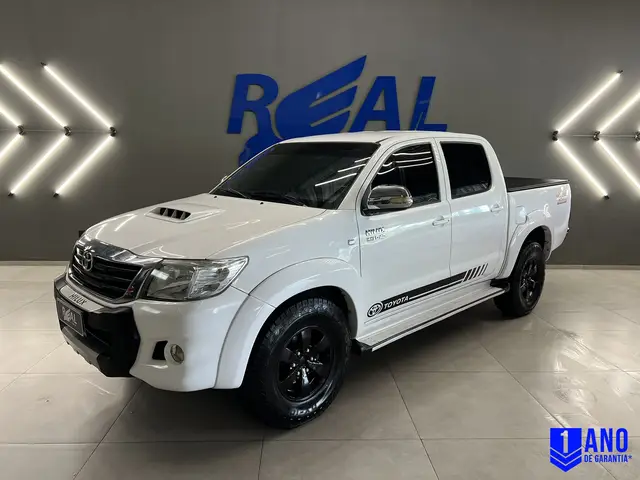 Carro Toyota Hilux Cabine Dupla 2015 Hilux 3.0 TDI 4x4 CD STD